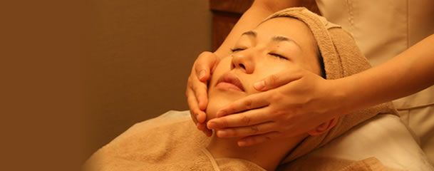 お試しフェイシャル実施中